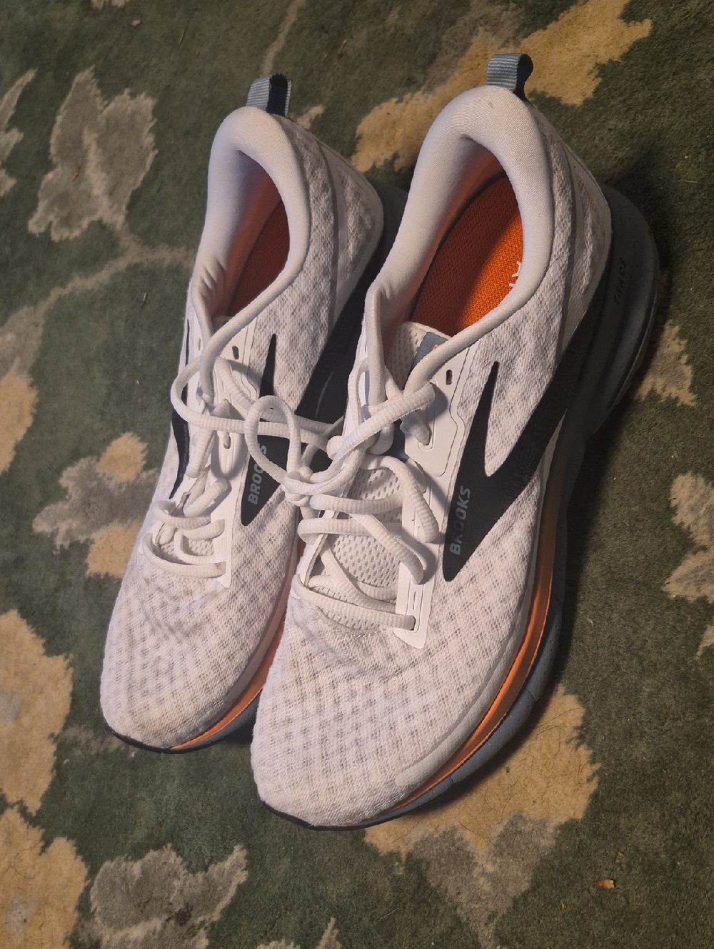 Brooks Men's White and Orange Athletic Running Shoes